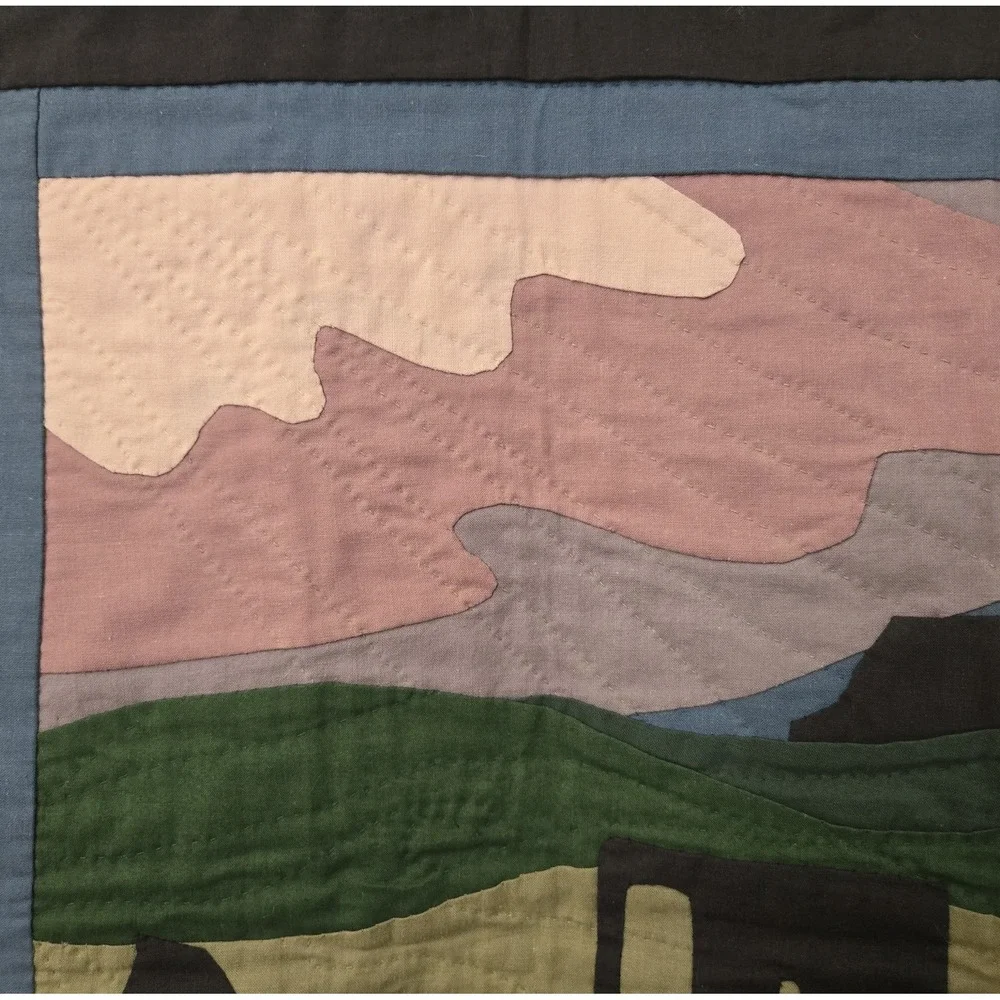 Annie Stoltzfus Amish Handmade quilt wallhanging 24.5